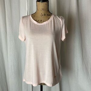 Under Armour Women's Whisperlight Tee Sz Medium Activewear Gym Open Back Lt Pink
